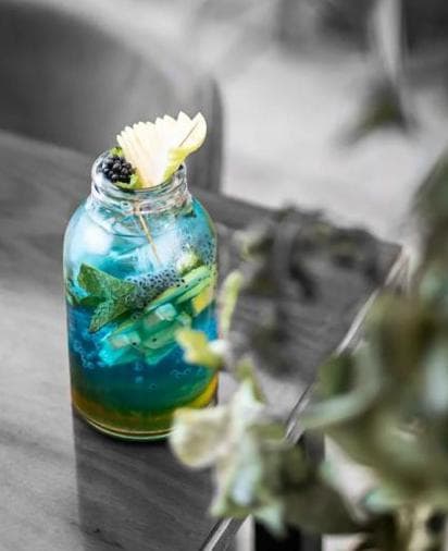 کافه رستوران رومادو در مشهد