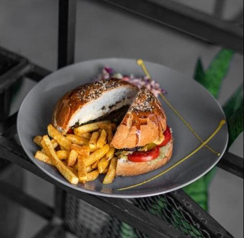 کافه رستوران رومادو در مشهد