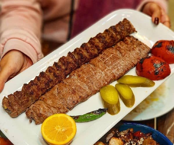 مجموعه غذایی قوام در شیراز