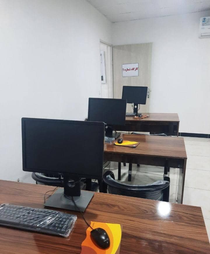 آموزشگاه کامپیوتر اشتیاق در تویسرکان