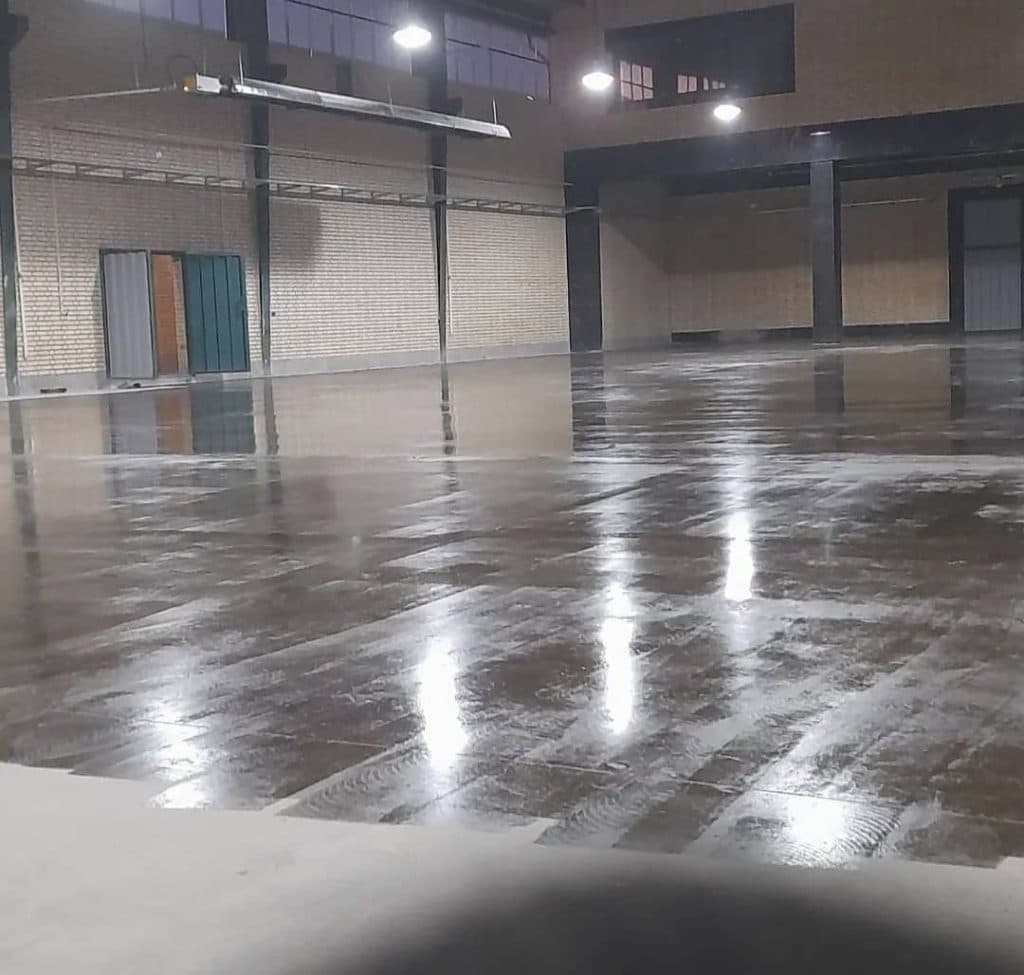 اجرای کفپوش اپوکسی و پلی اورتان مشهد برتر اکبری در مشهد