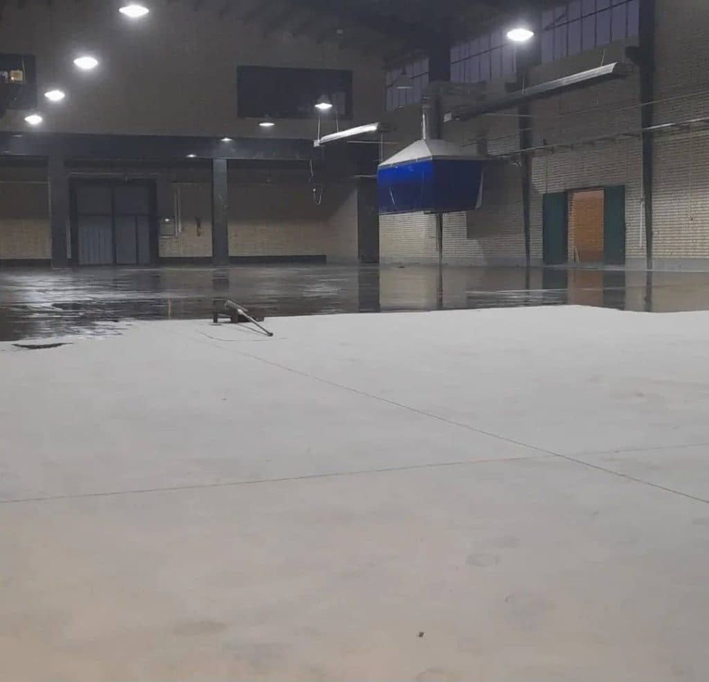 اجرای کفپوش اپوکسی و پلی اورتان مشهد برتر اکبری در مشهد