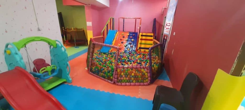 خانه بازی بهار در اهواز