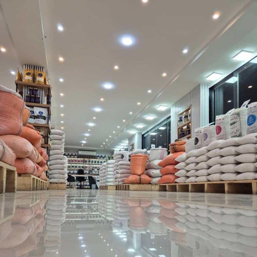 فروشگاه برنج و چای شریف نیا در لاهیجان