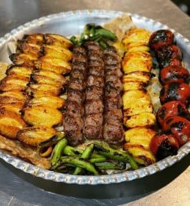 رستوران غذای محلی آتقی در بلوار انصاری رشت