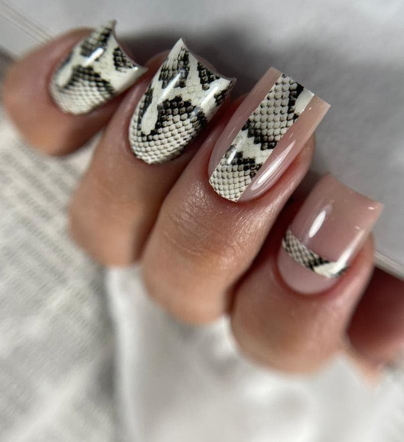 مرکز تخصصی vip ناخن حسنا سرتیپی در مطهری تهران