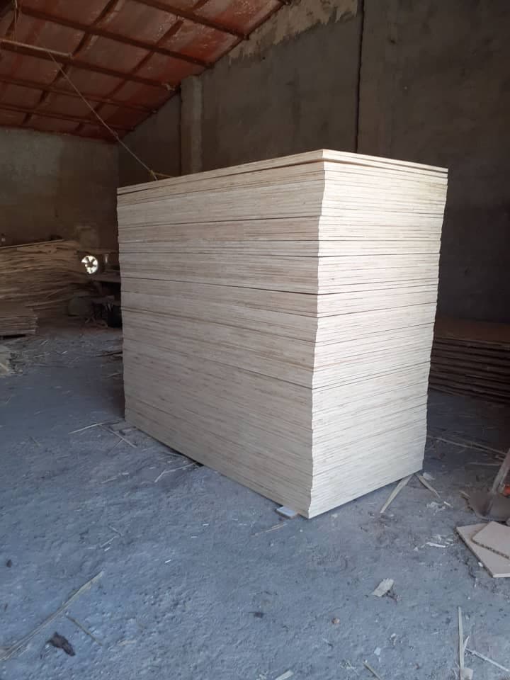 تولید و فروش تخته چند لایه و 3 لایه صنایع چوبی خردمند تبریز