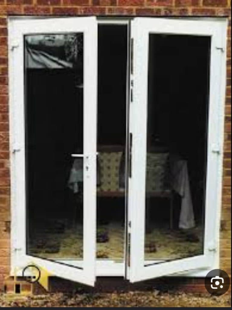 تولیدی درب و پنجره مقدم در سلمان شهر