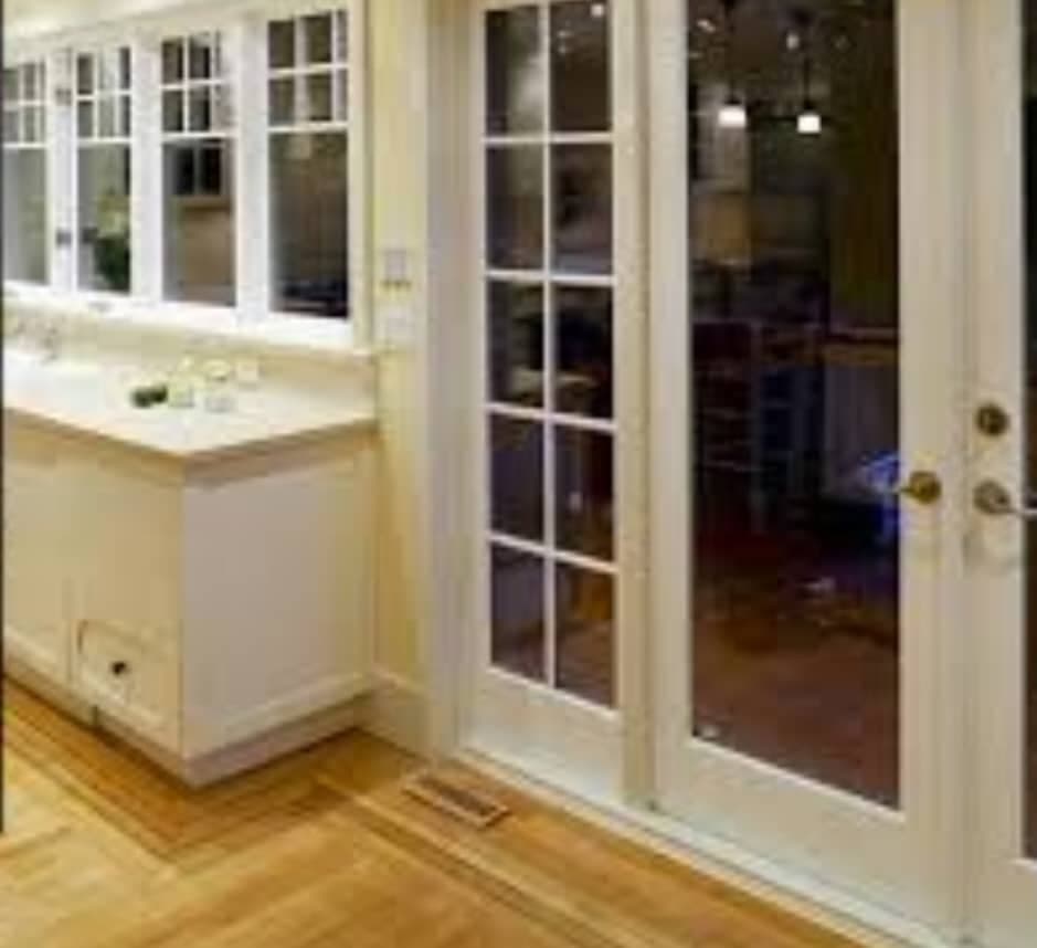 تولیدی درب و پنجره مقدم در سلمان شهر