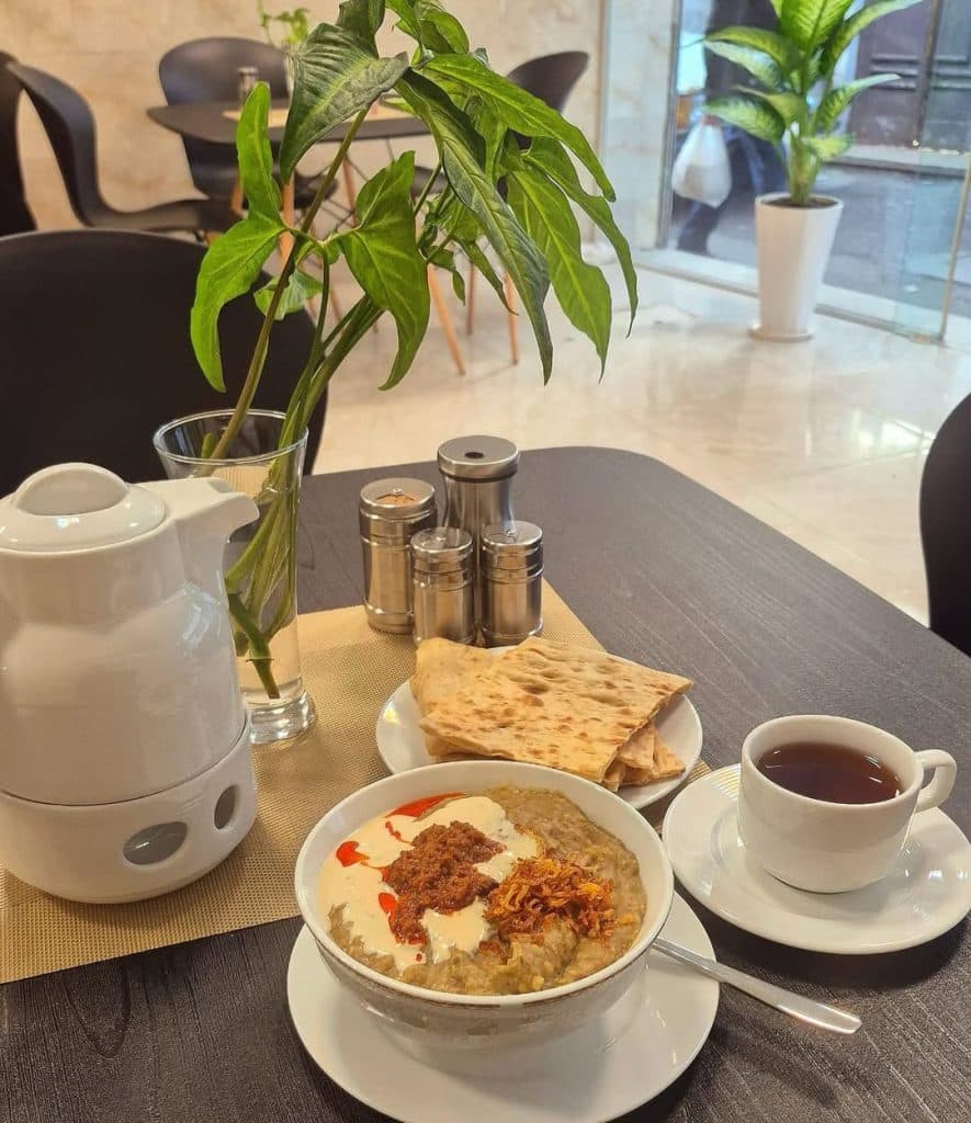 آش شله قلمکار و حلیم امجدی در شهرداری رشت