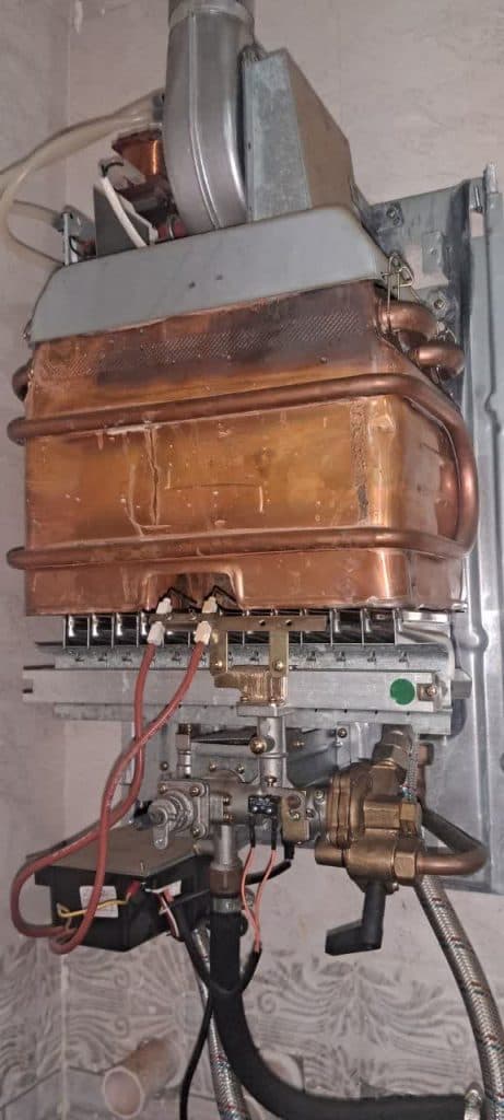 تعمیر و نصب آبگرمکن و اجاق گاز سیار امیرمحمد در اردکان