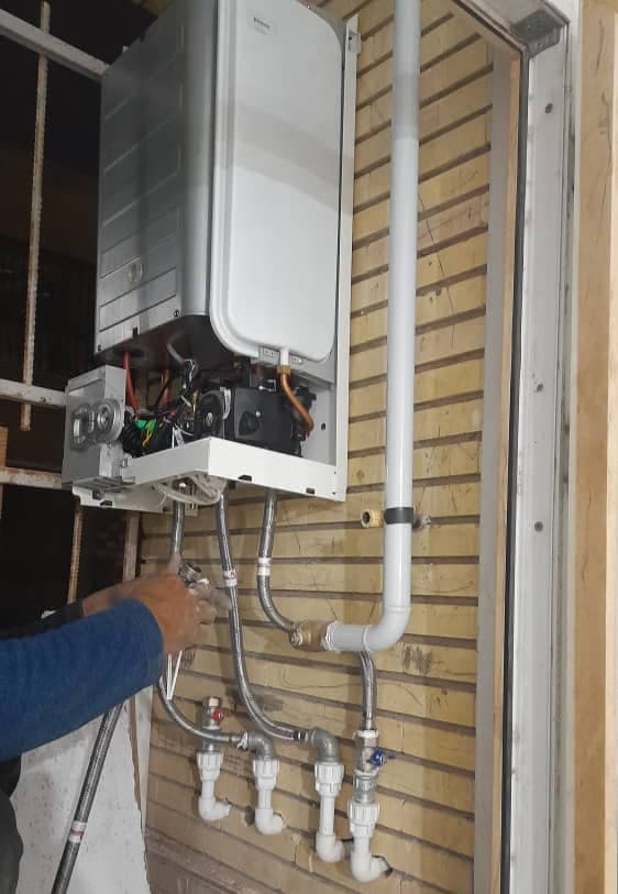 تاسیسات لوله کشی آب و فاضلاب کریمی در بم