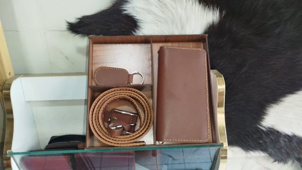 تولید و فروش کیف و کفش چرم دست دوز ایران بانو ایران چرم حسین پور در مشهد