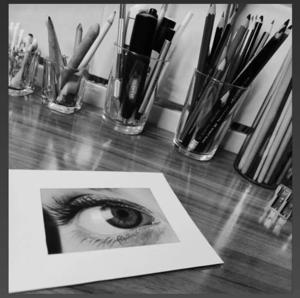 آموزش سیاه قلم هنر رنگ ها راشدی خواه در پیروزی تهران