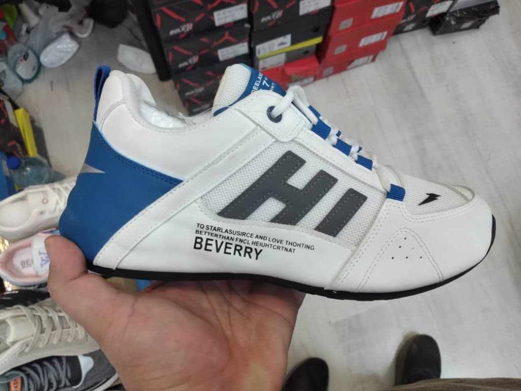 فروشگاه کیف و کفش احسان درگهان