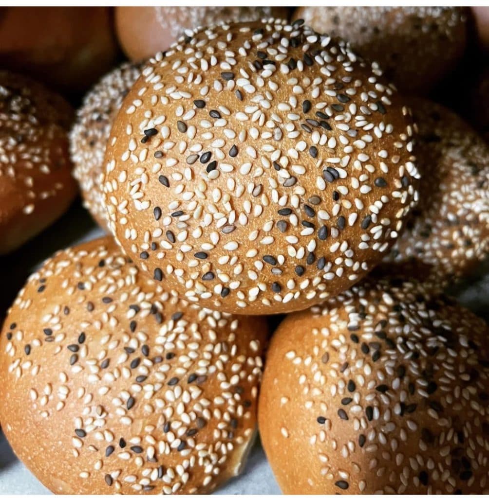 نان و شیرینی سیمیت تواصی 2 در زنبیل آباد قم