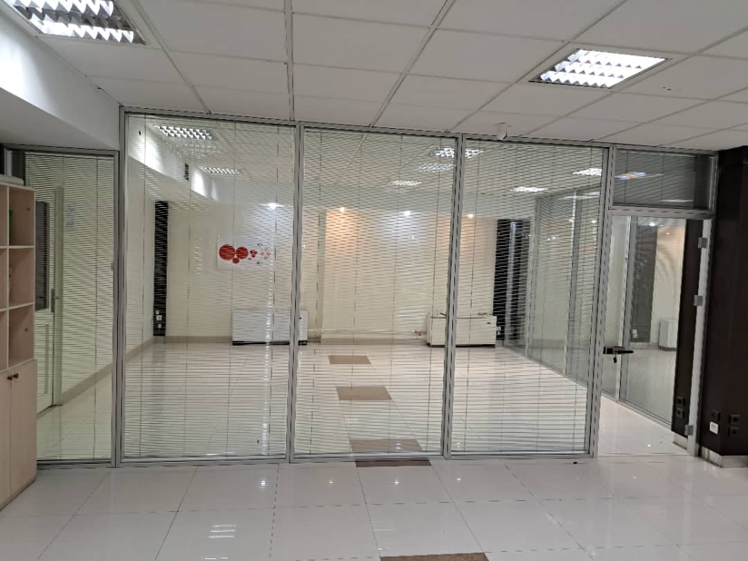 اجرای تخصصی پارتیشن شیشه ای اداری دهدار در تهران