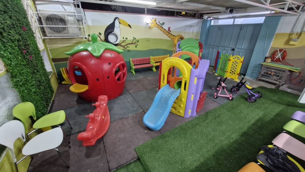 مهد کودک و مرکز پیش دبستانی بهشت زیبای کودک کیانپارس در اهواز