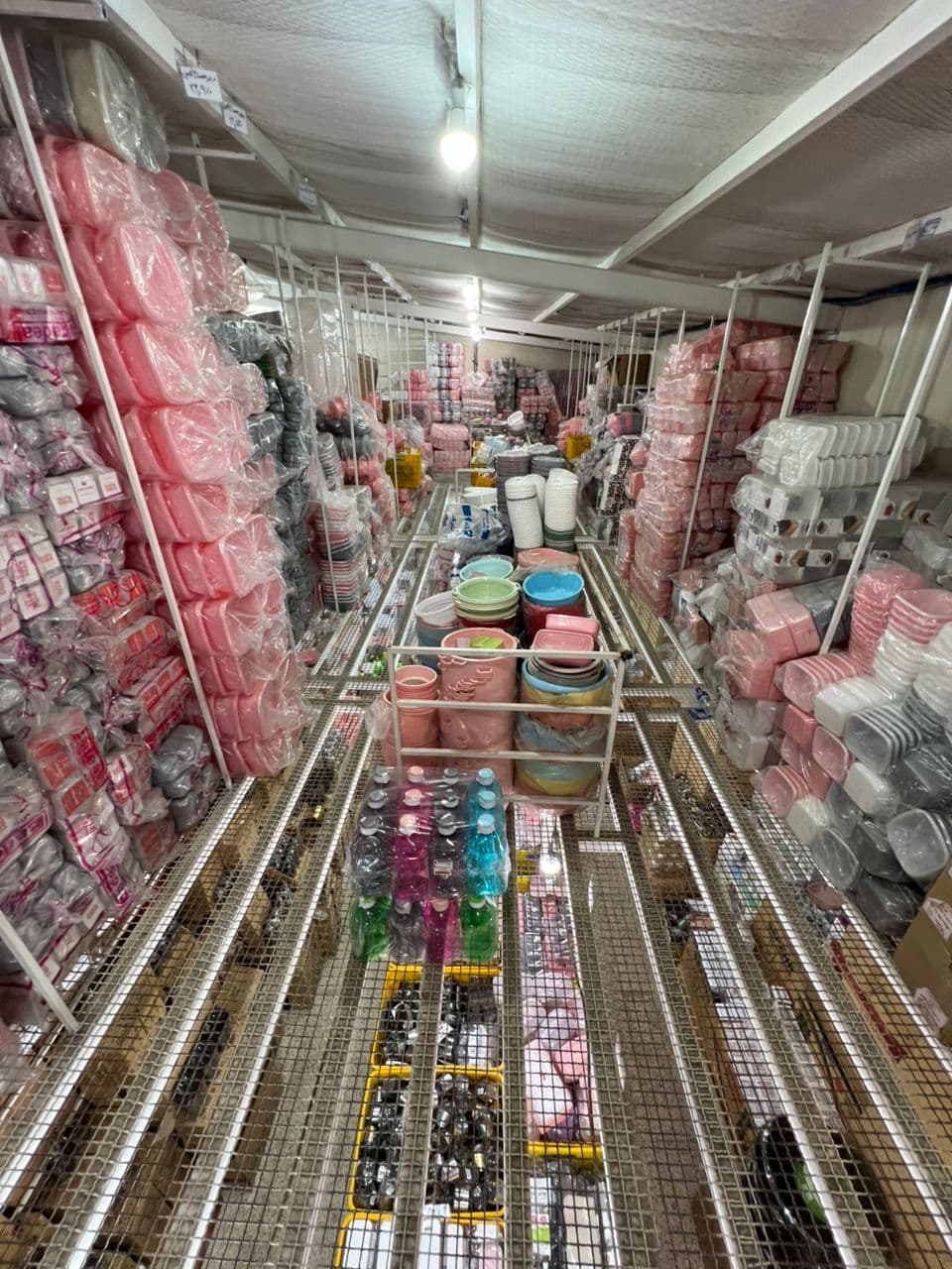 فروشگاه لوازم آشپزخانه و پلاسکو ابوطالبیان در همدان