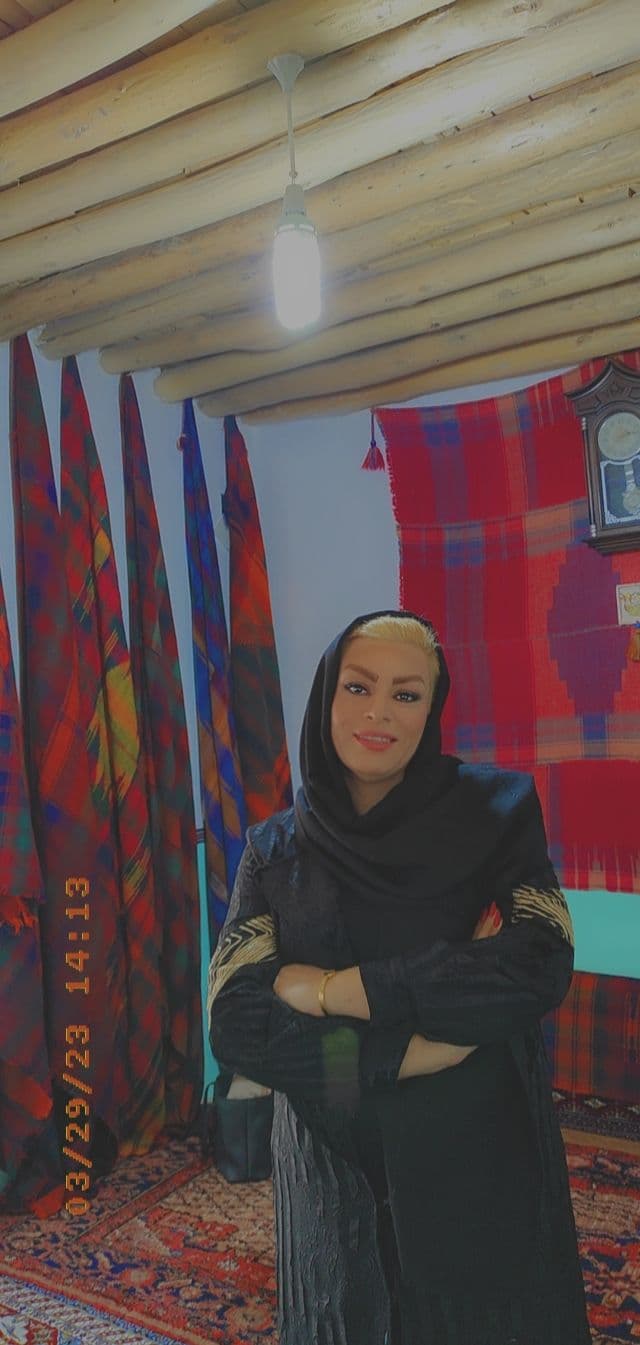 کارگاه تولید صنایع دستی و گلیم نگاره در شهرستان صحنه