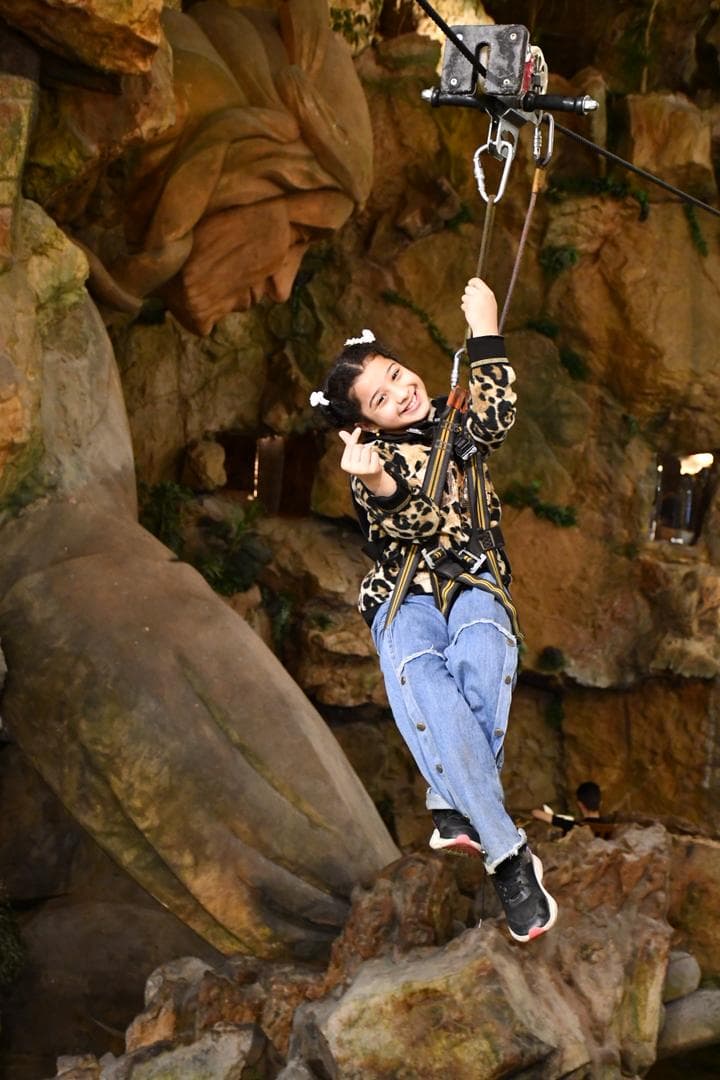 زیپ لاین و پل معلق مجتمع تفریحی آرمان در خیابان نواب مشهد