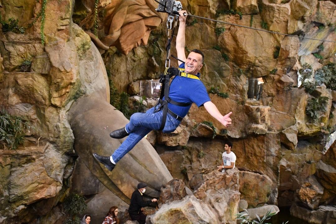 زیپ لاین و پل معلق مجتمع تفریحی آرمان در خیابان نواب مشهد