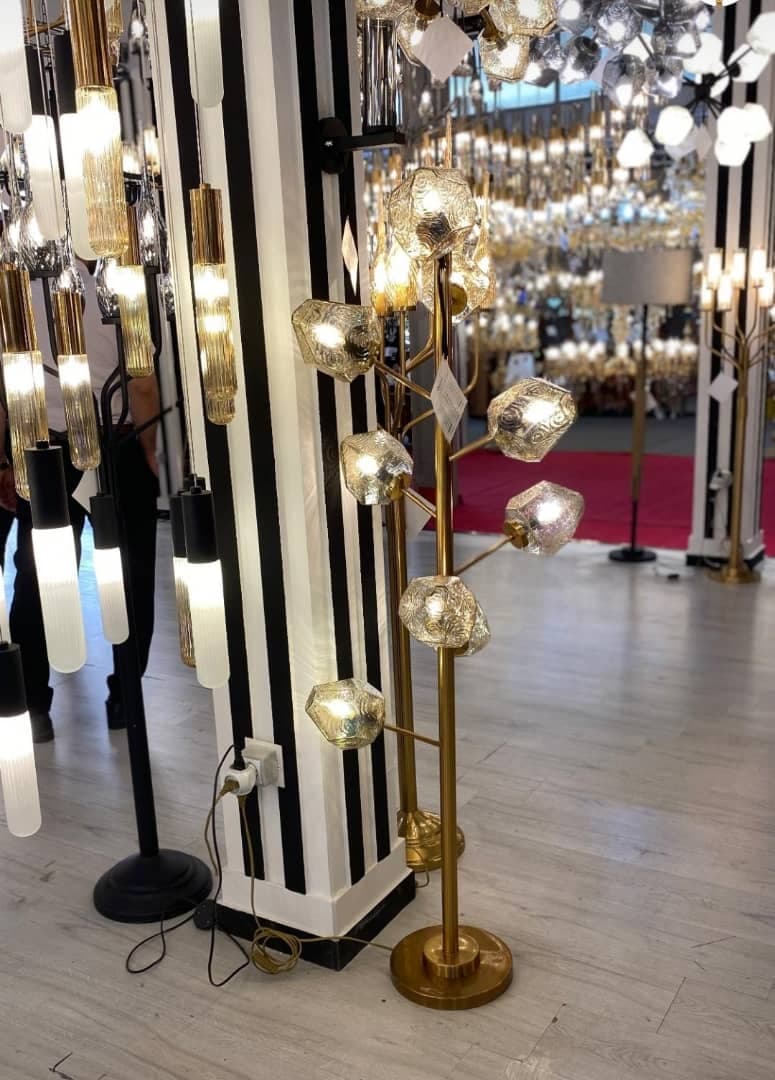 فروشگاه لوازم لوکس دکوری و تزئینی دکورال آنتیک در اصفهان