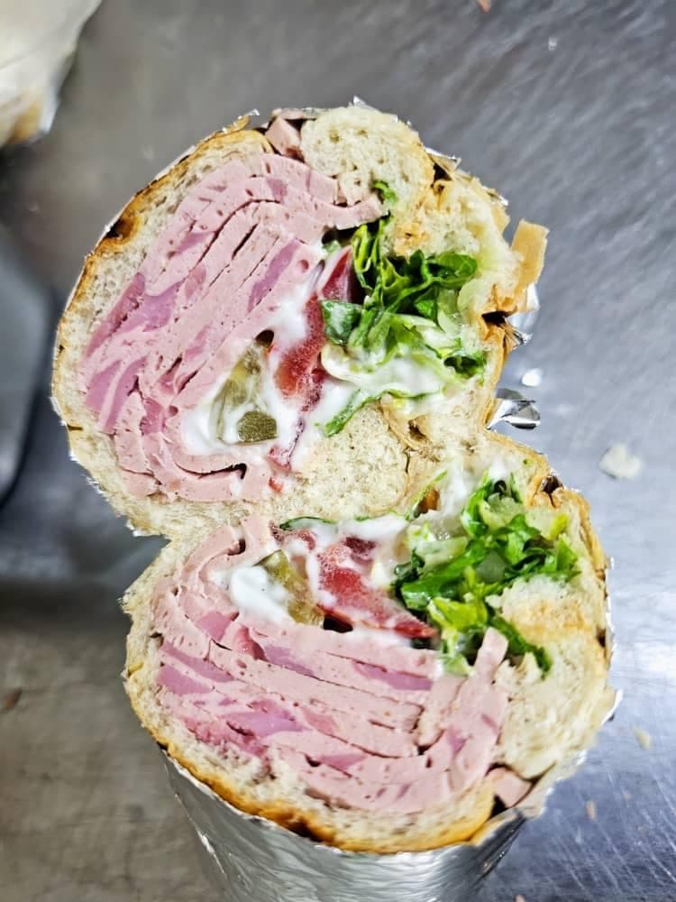 فست فود ساندویچ رجب فود در مشهد