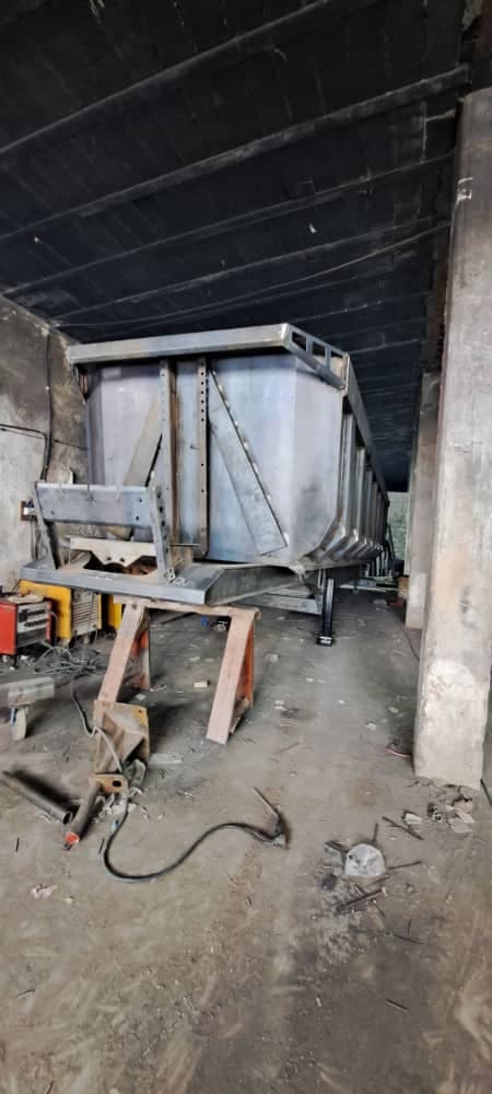 تریلی سازی و کمپرسی سازی توکیو صنعت در همدان