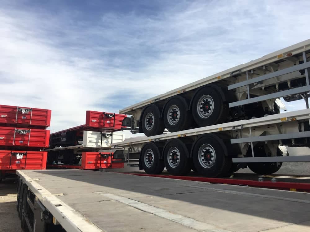 تریلی سازی و کمپرسی سازی توکیو صنعت در همدان