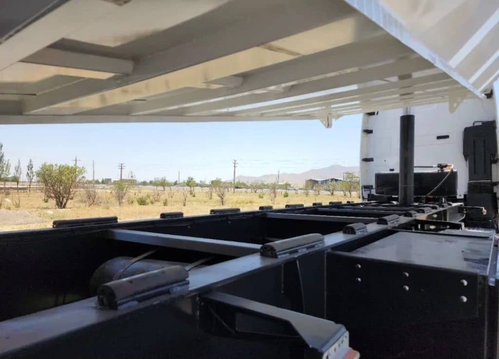 تریلی سازی مهر تراک ساخت و تعمیر تریلی کمپرسی دو و سه محور در همدان