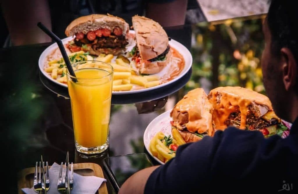 کافه الف در صیاد شیرازی مشهد