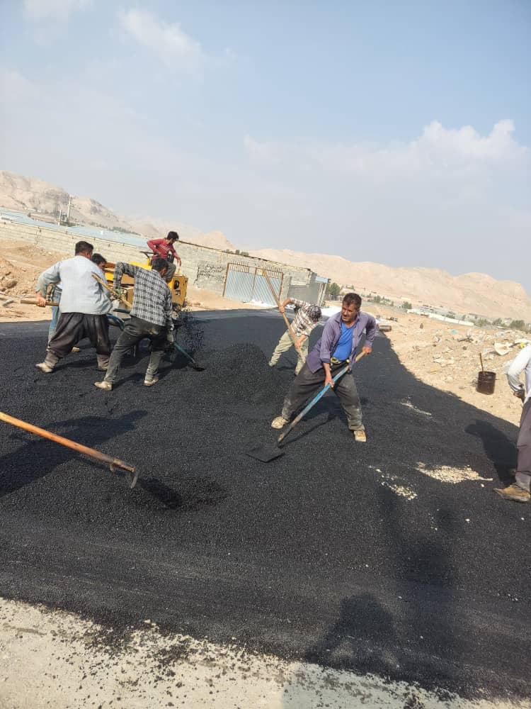 لکه گیری آسفالت و ایزوگام احدکیش در شهرضا