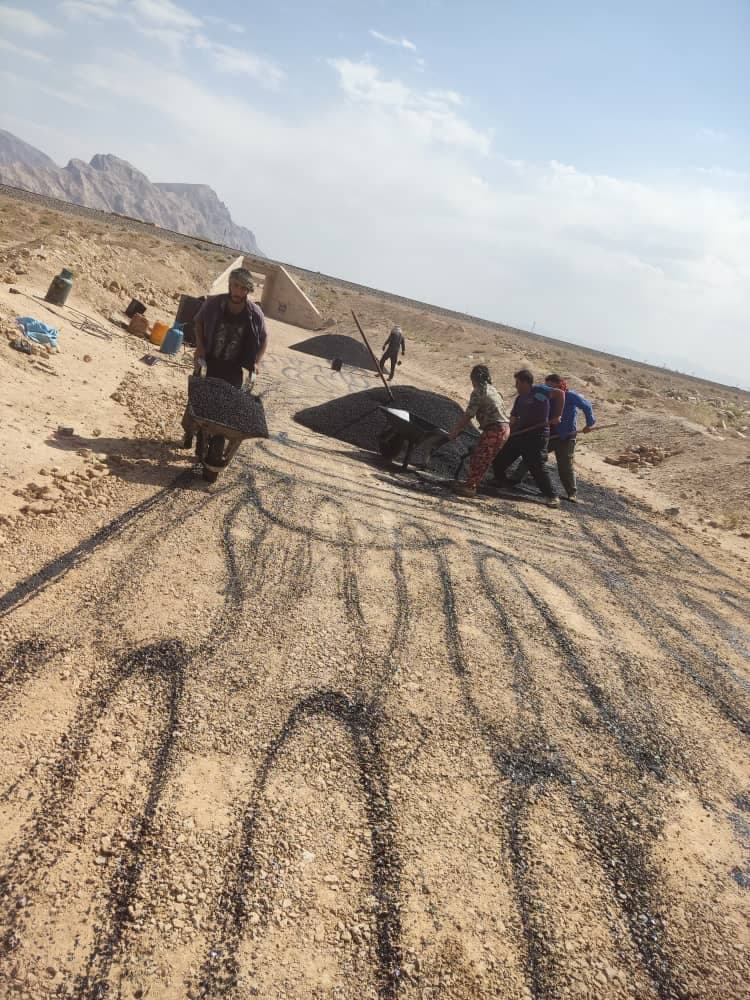 لکه گیری آسفالت و ایزوگام احدکیش در شهرضا