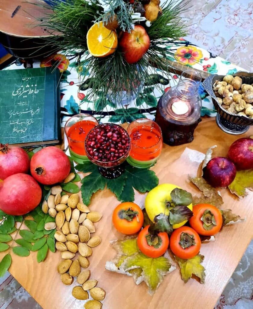 مدرس آموزش و طراحی و نقاشی سیاه قلم و دکوراتیو پتینه محمودی در شیراز