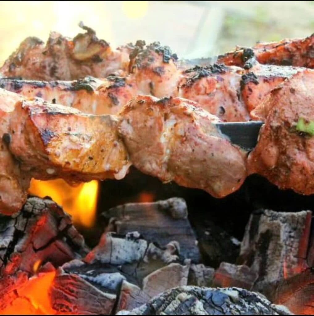 کافه رستوران باران تی تی در رشت