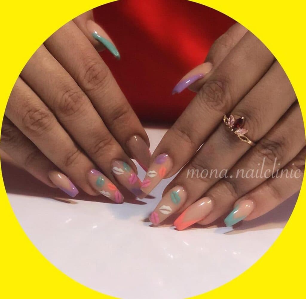 آموزشگاه و سالن زیبایی مونا در کرج