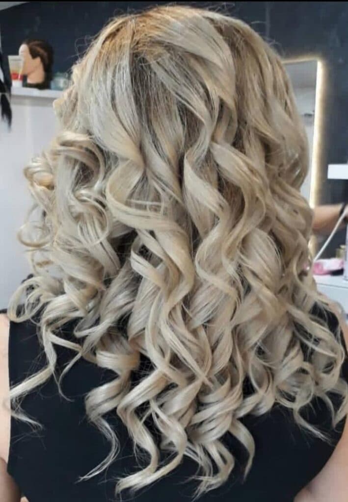 آموزشگاه و سالن زیبایی مونا در کرج