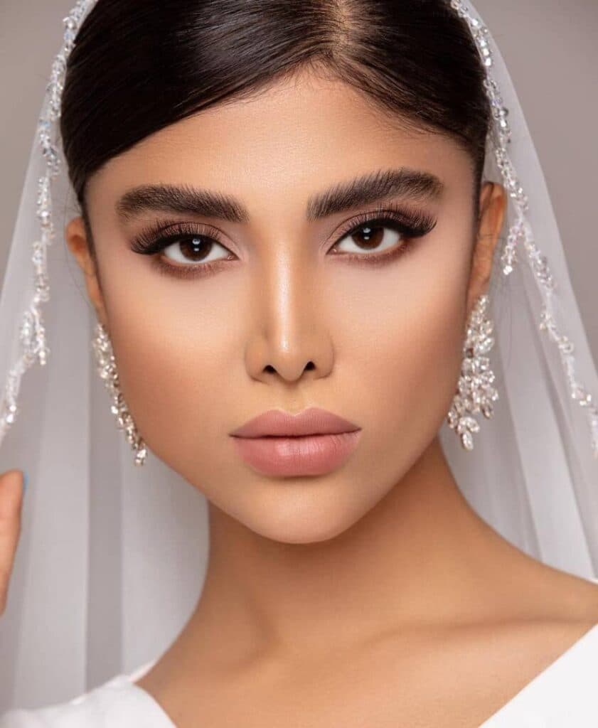 آموزش و خدمات تخصصی میکاپ عروس vip هدیه بهاری در اصفهان