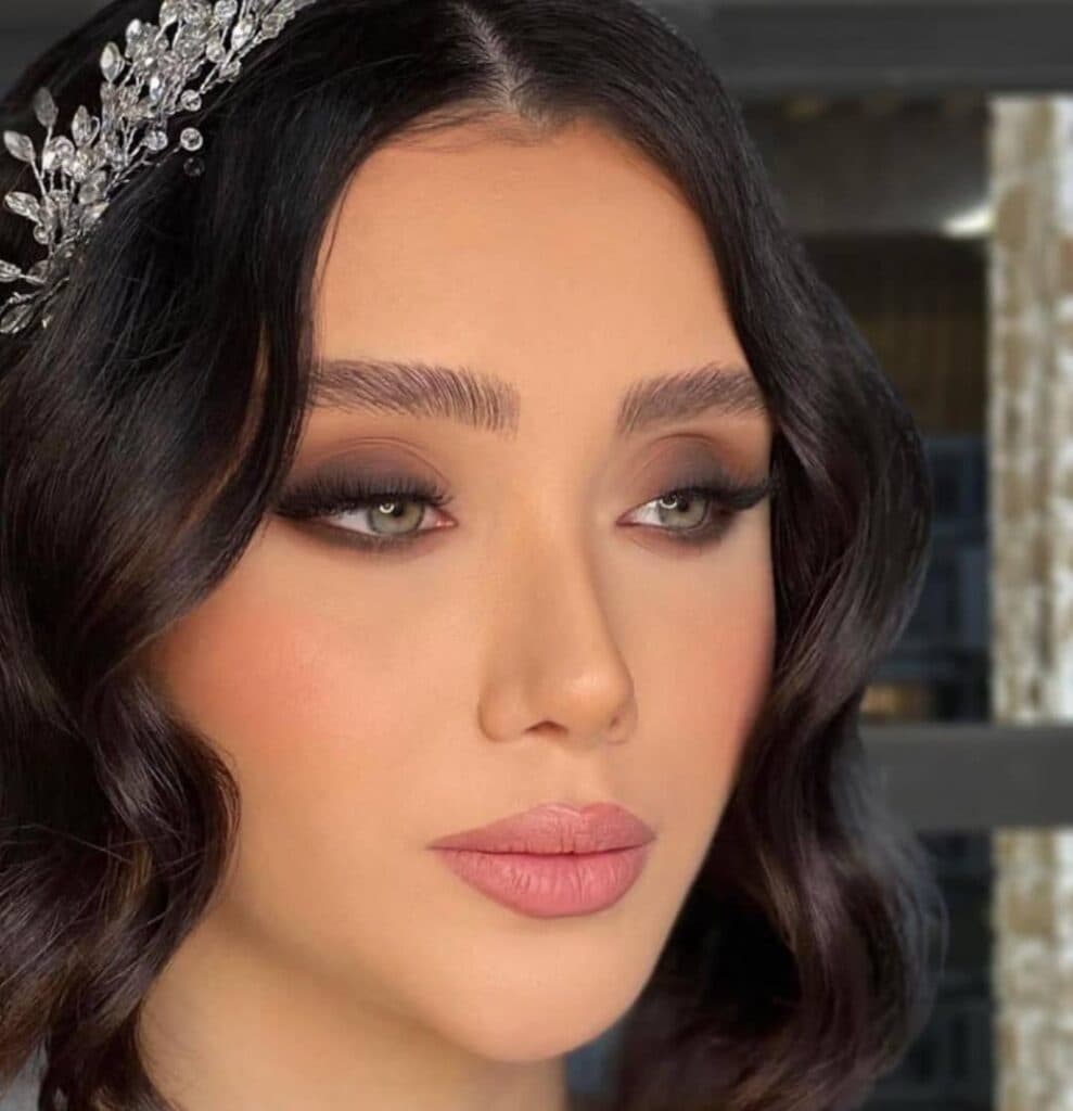 آموزش و خدمات تخصصی میکاپ عروس vip هدیه بهاری در اصفهان