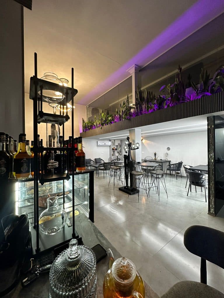 کافی شاپ 369 در شیراز