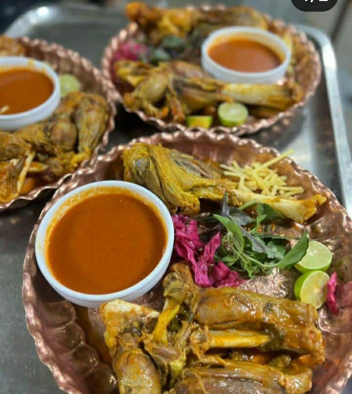 سفره خانه سنتی عطر سیب در همدان