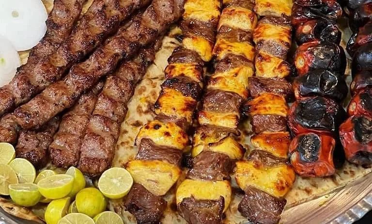 کافه رستوران خورشید در روشن دشت اصفهان