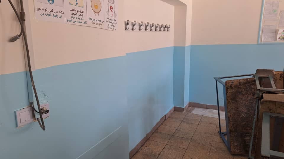 نقاشی ساختمان آوین در تربت حیدریه