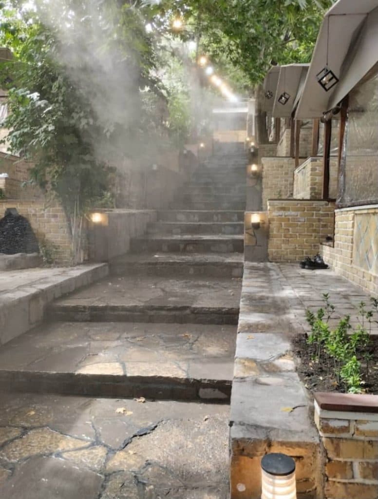 کافه رستوران آدینه در طرقبه