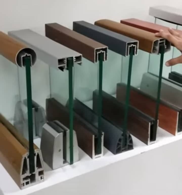 طراحی و اجرای نرده و جان پناه شیشه ای فرجی در شیراز