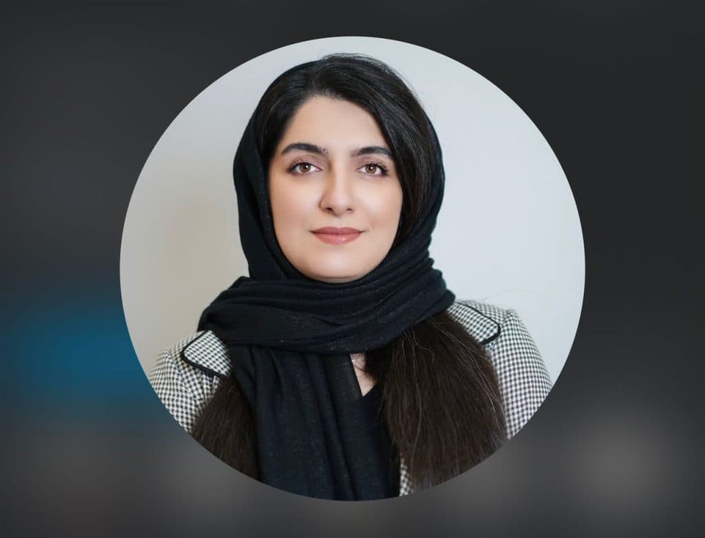 آموزش تخصصی کاشت ناخن اکرلیک و ژل زهرا ربیعی در رفسنجان