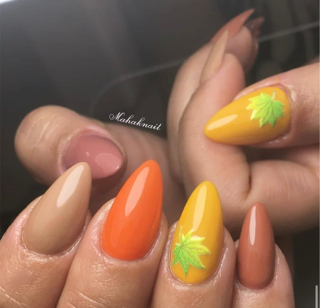 آموزش تخصصی کاشت ناخن اکرلیک و ژل زهرا ربیعی در رفسنجان