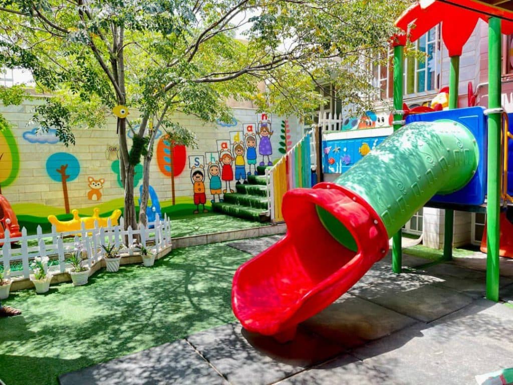 موسسه آموزش زبان کودک و نوجوان شادان در بیرجند