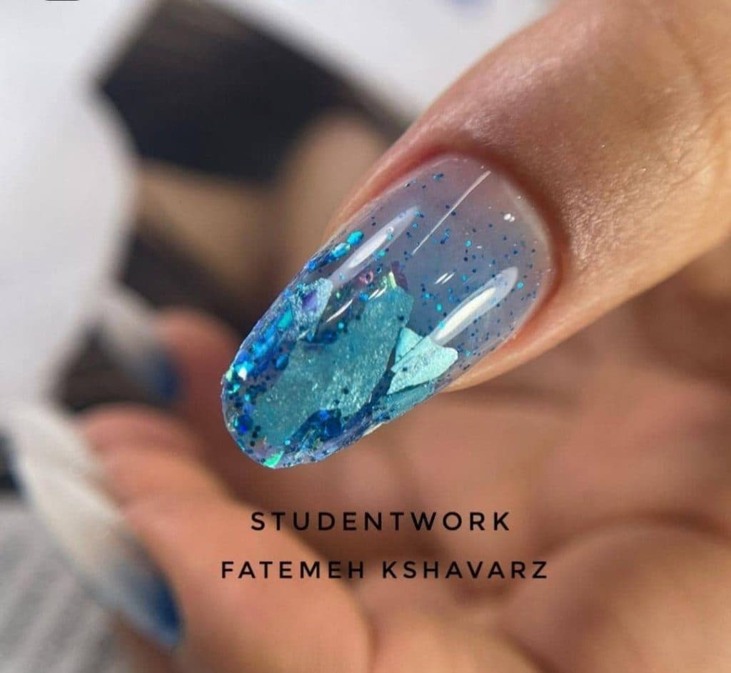 آکادمی تخصصی ناخن فائزه مصون در میدان دانش آموز یزد